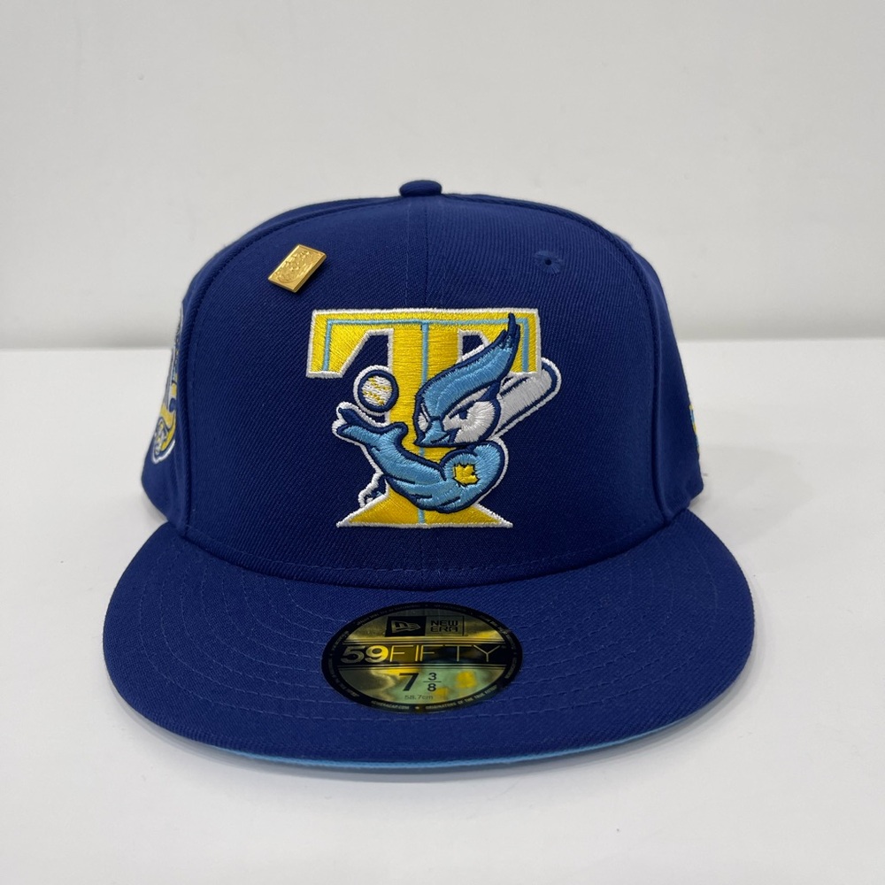 Toronto Blue Jays New Era Strong Bird 30 Year Patch MLB Fitted Cap Hat 7 3/8